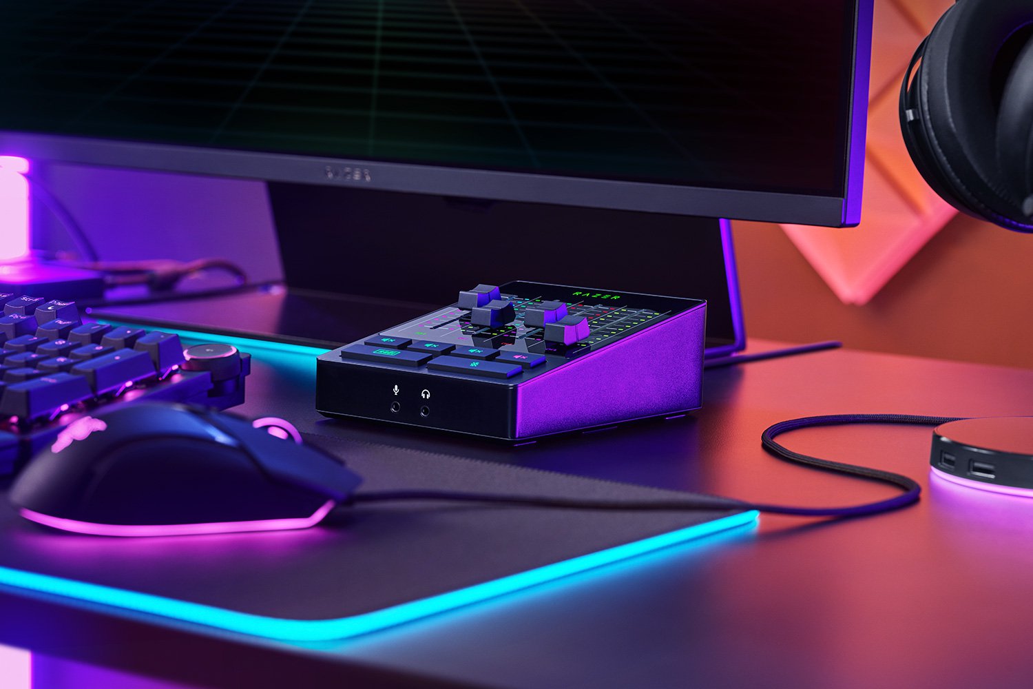 Купить Razer Audio Mixer [RZ19-03860100-R3M1] в интернет магазине
