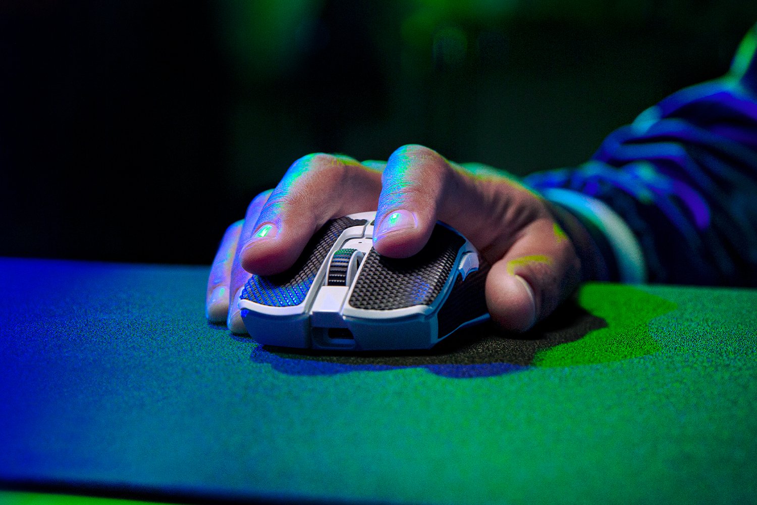 Купить Razer Viper V2 Pro белый [RZ01-04390200-R3G1] в интернет