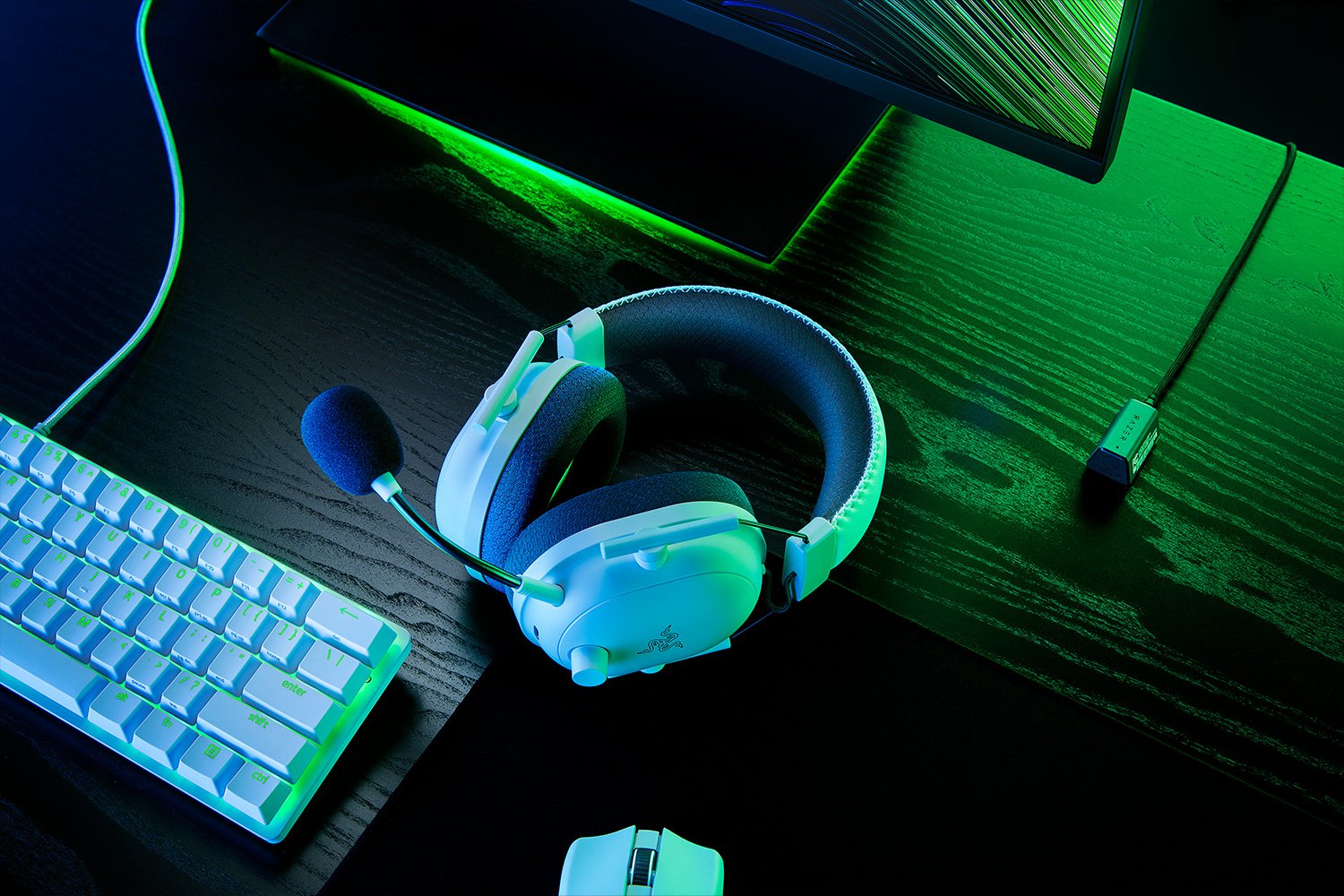 Купить Razer BlackShark V2 Pro белый [RZ04-04530200-R3M1] в
