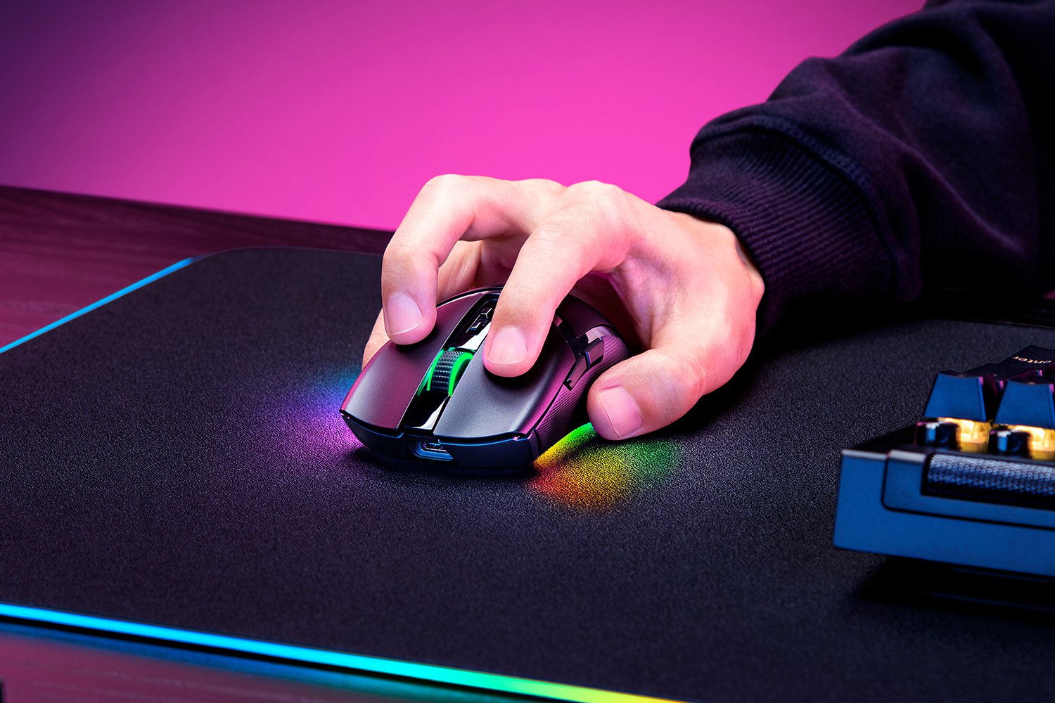 Купить Razer Cobra Pro черный [RZ01-04660100-R3G1] в интернет
